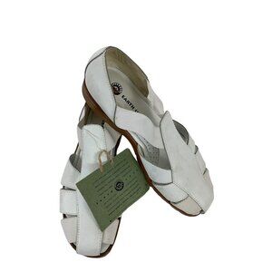 Earth Shoe Women's White Sandals